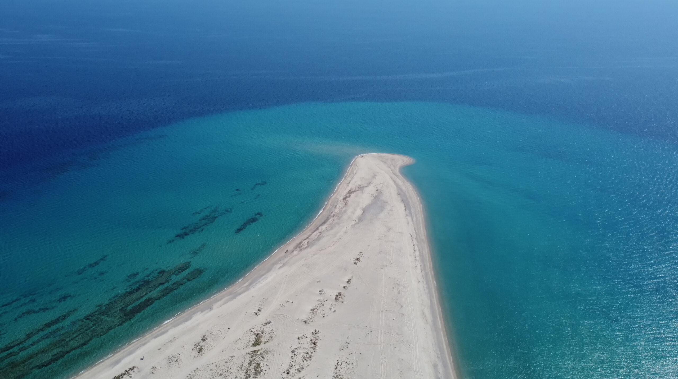 Ovo je najlepša, ali i najopasnija plaža u Grčkoj: Srbi je obožavaju, ali jedno morate znati pre nego što uđete u vodu