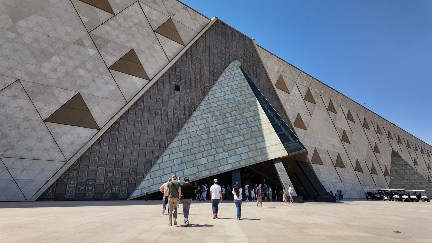 Ne, ovo nije običan muzej – ovo je novo lice Egipta koje ostavlja bez daha