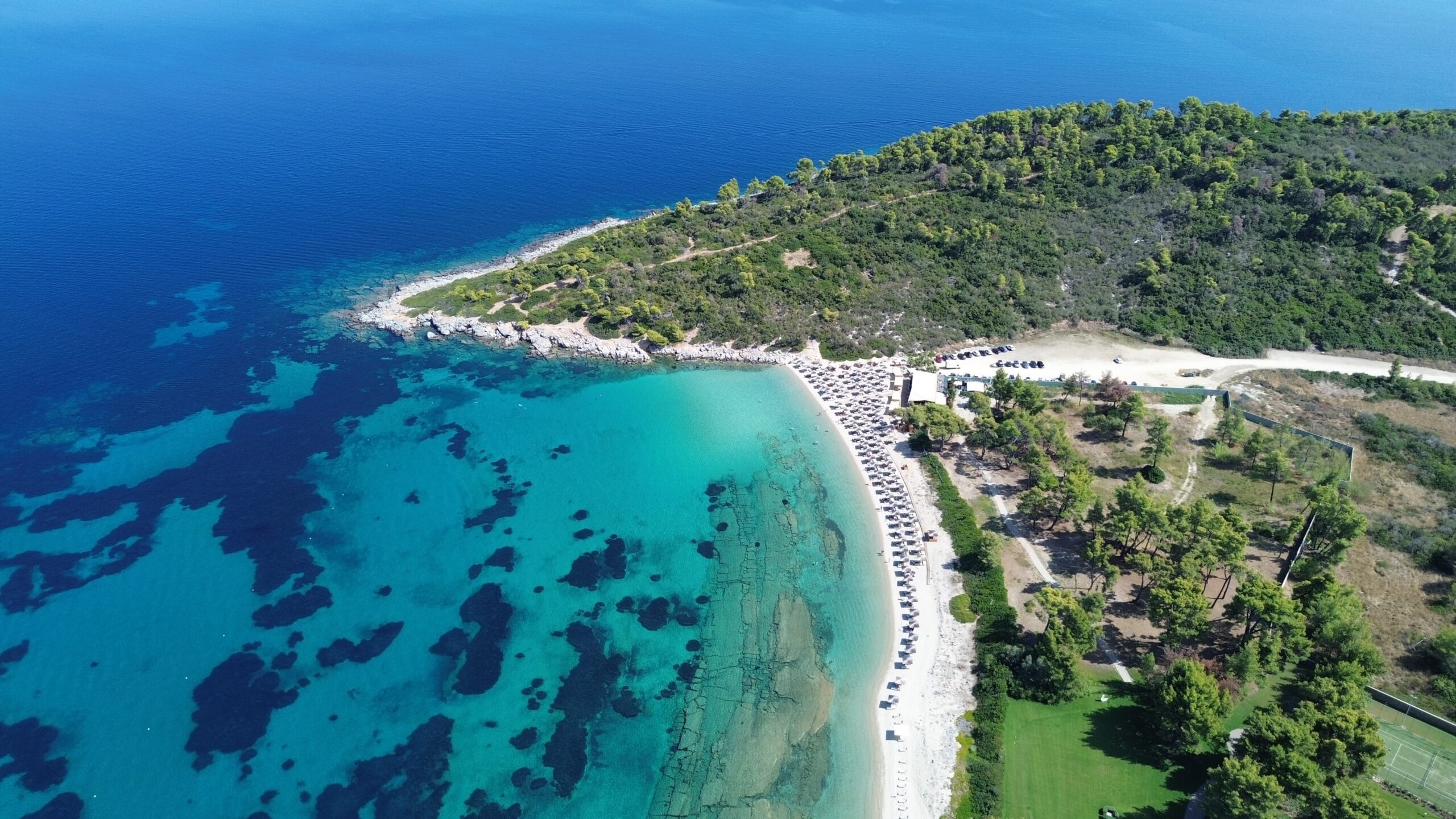 Halkidiki na početku sezone: Gužve na granici, toplije more i blagi rast cena