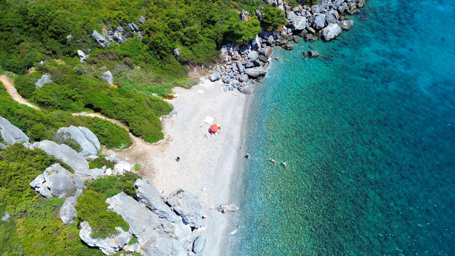 Grčka tajna koju Srbi još nisu otkrili: Plaža na Halkidikiju gde banjska voda teče pravo u more
